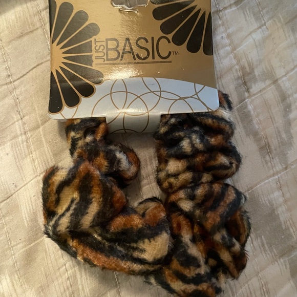 Scrunchie - Picture 1 of 1